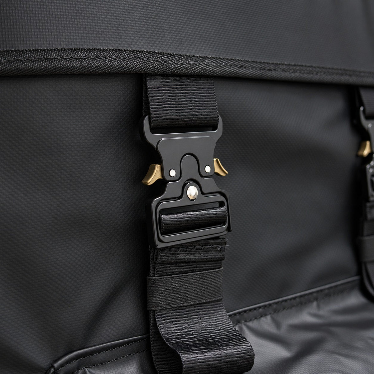 Close up of the metal buckle on the Promore Products Premium Spare Tyre Bag lid strap