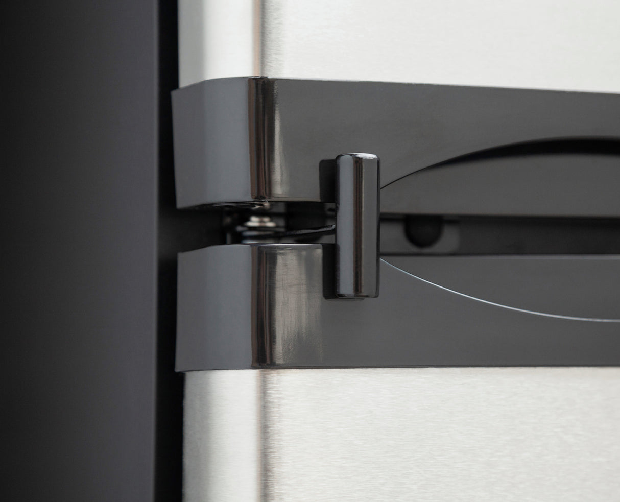 Bushman DC190L 12/24v Upright Fridge/Freezer 190L Black