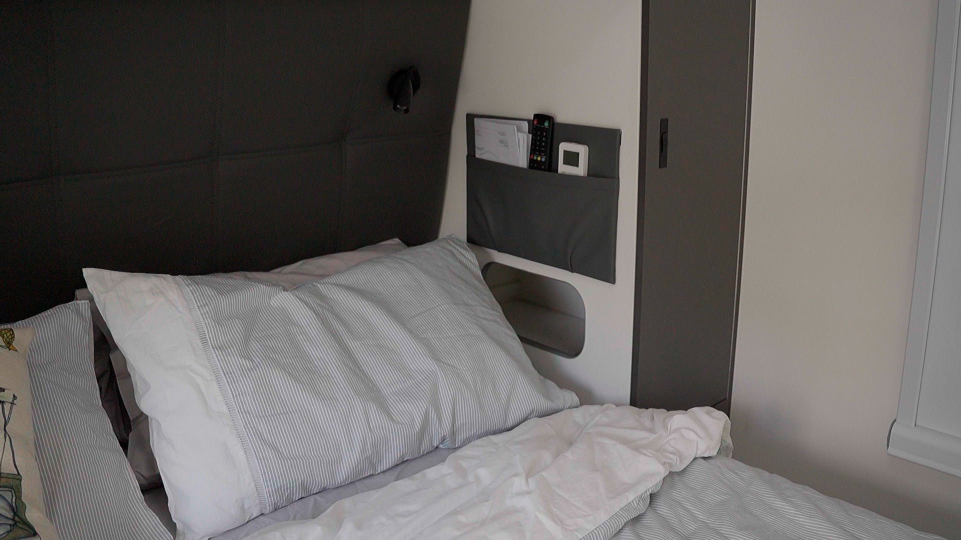 Vinyl Caravan Wall Storage Pocket - Wide (40x28cm)