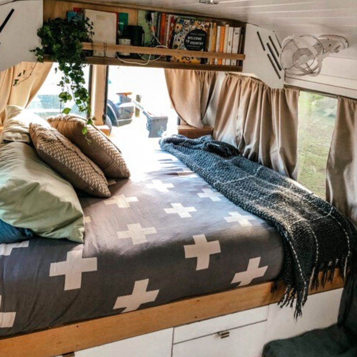 Sirocco Fan II - 3 Speed - 12V / 24V - 7"/18cm Fan (White)